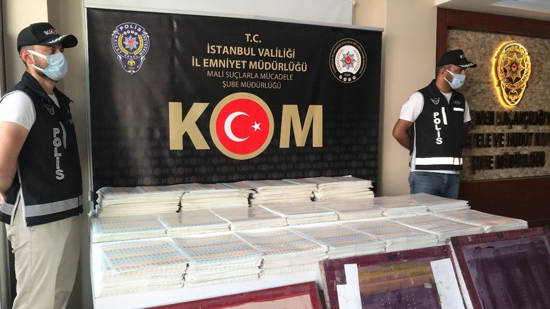 Zeytinburnu'nda sahte bandrol operasyonu: 3 gözaltı