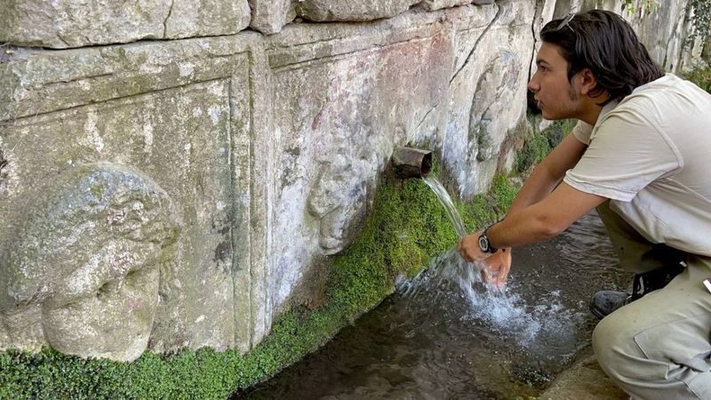 Bursa’da Roma döneminden kalan lahit, çeşme olarak kullanılıyor