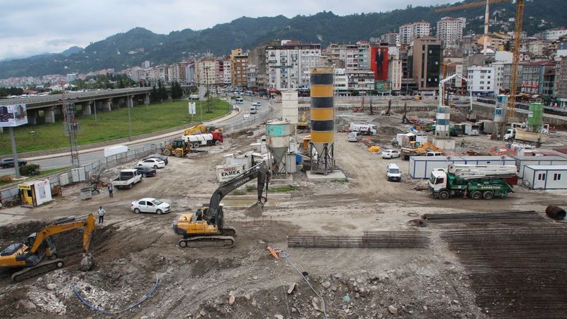 Rize’de tarihi dönüşüm başladı: Yeni yapılar kazıklarla kayalara sabitlenecek