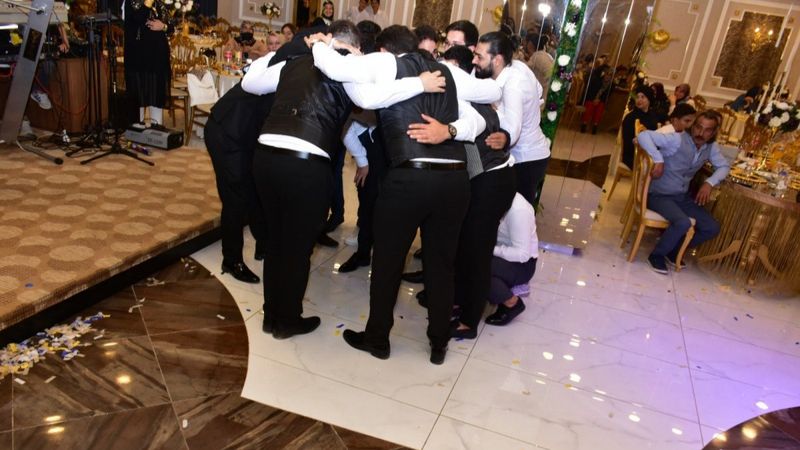 Bursa’da damat, ‘evet’ demeden önce arkadaşlarına sordu
