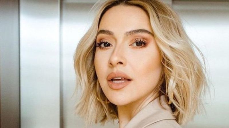 Çiçeği burnunda aşık Hadise'den o isme zeytin dalı!