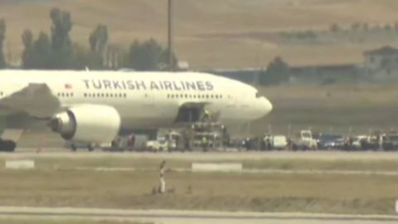 Afganistan'dan Türk askerini taşıyan uçak Ankara'ya indi