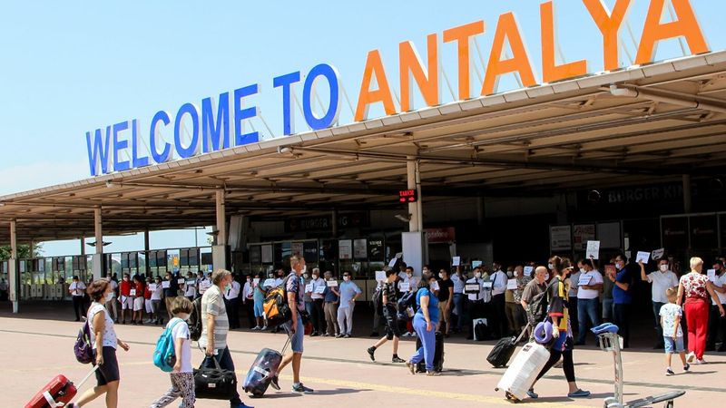 Antalya'da turist sayısı 5 milyonu geçti