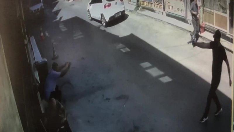 Bursa'da tartıştığı kişi tarafından dükkanında vuruldu