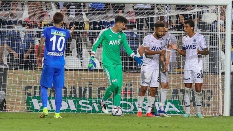 Altay Bayındır 23 yıl sonra ilki başardı