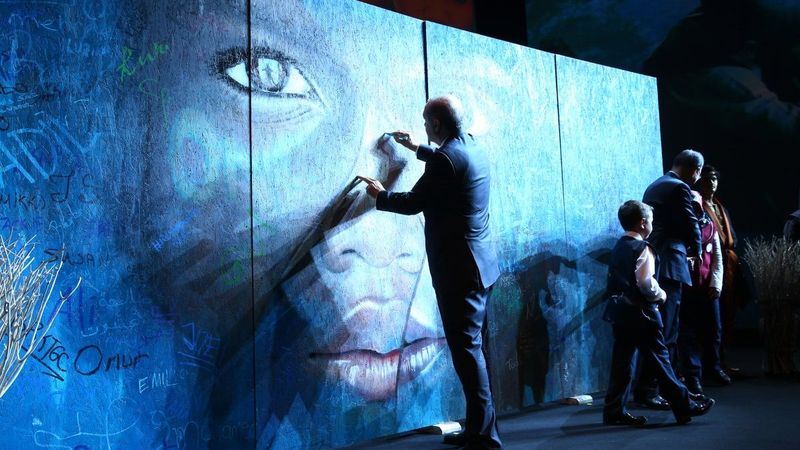 Merak konusu oldu! Cumhurbaşkanı Erdoğan'ın 30 Ağustos törenindeki o tablo...