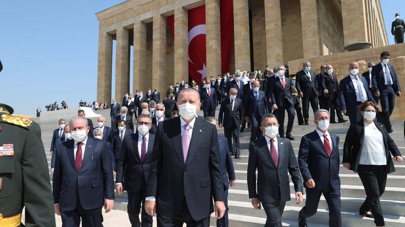 Cumhurbaşkanı Erdoğan ve devlet erkanı Anıtkabir'de