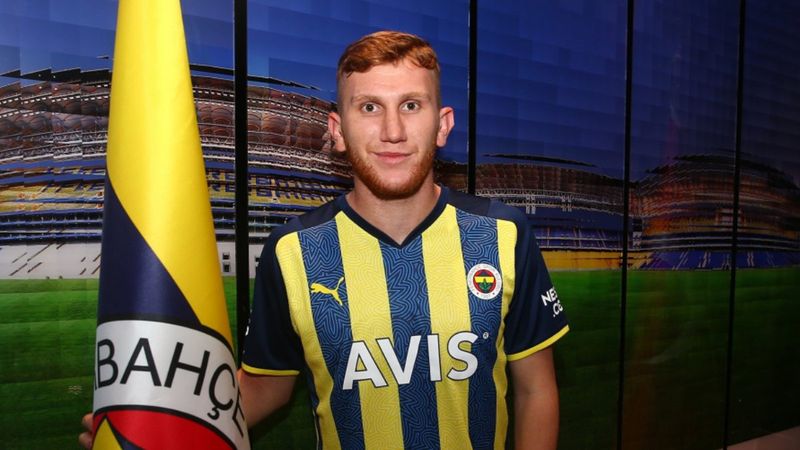 Fenerbahçe'de Burak Kapacak'ın lisans sorunu
