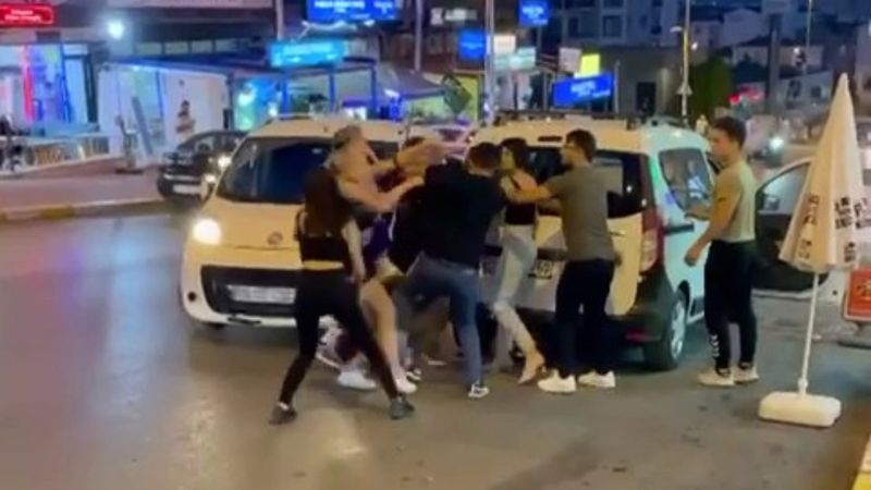 Esenyurt’ta TikTok fenomenlerinin laf atma kavgası kamerada