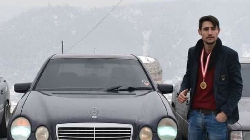 Denizli'de aracı ikiye bölünen kişi, 4 günlük yaşam mücadelesini kaybetti