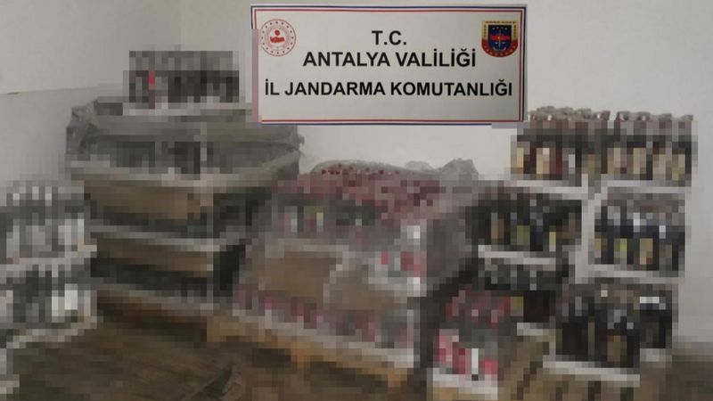 Antalya’da 12 otelde 5 bin litre kaçak içki ele geçirildi