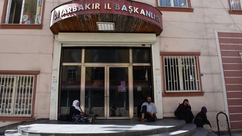Diyarbakır'da ailelerin evlat nöbeti 3'üncü yılına girdi