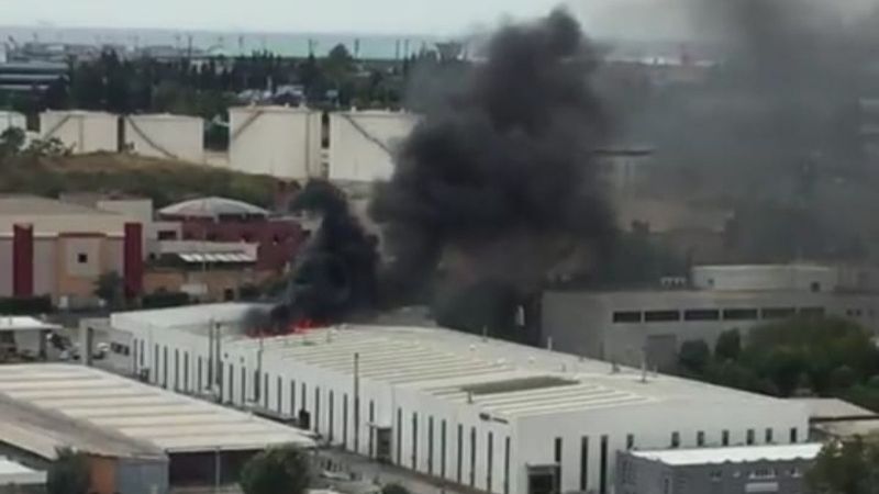 Bakırköy'de fabrika çalışanları, yangını görünce dışarı kaçtı
