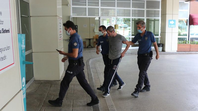 Kocaeli'de kavga eden baba ve oğlu birbirini bıçakladı