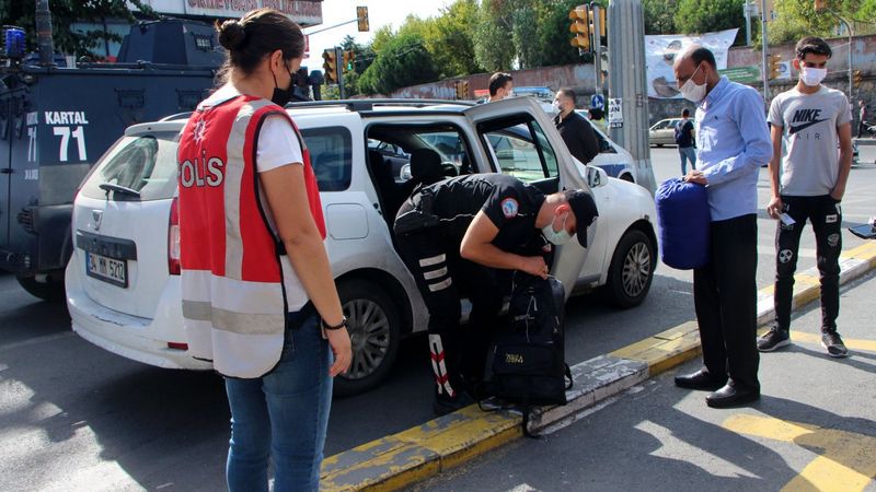 İstanbul polisinden asayiş ve narkotik denetimi