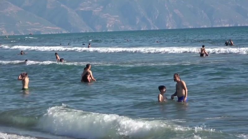 Hatay'da petrolün içinde yüzen kişi: Daha pis yerlerde çalıştım