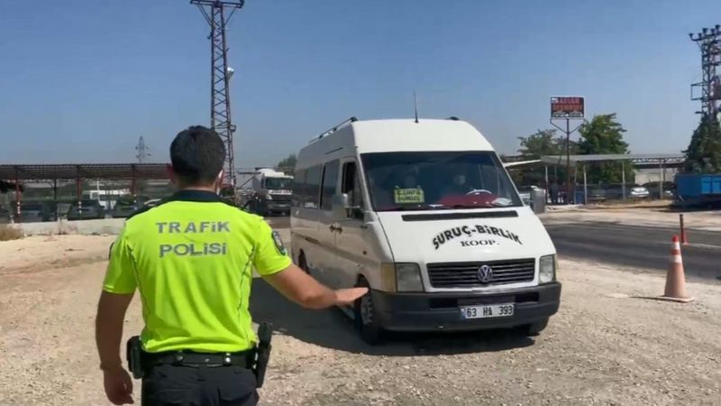 Şanlıurfa polisinden yolculara koronavirüs aşısı daveti