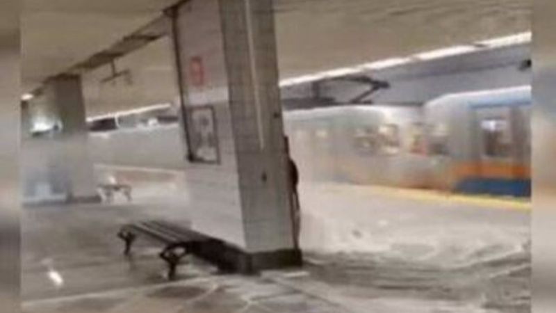Aksaray metro istasyonu sular altında kaldı