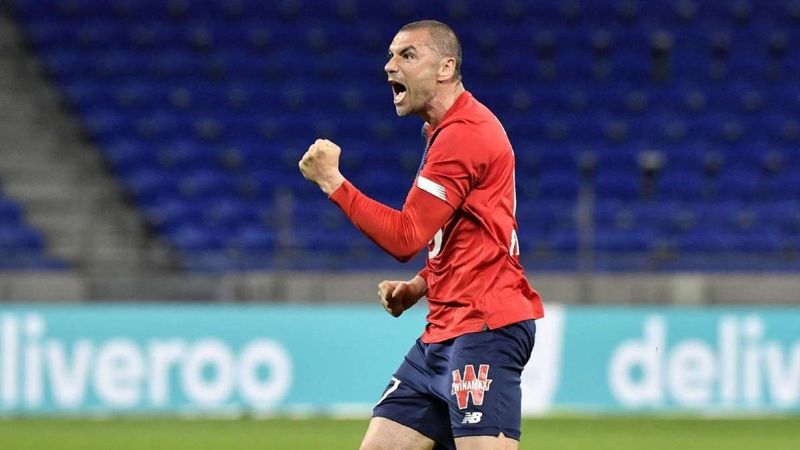 Burak Yılmaz, Lille'de ayın oyuncusu seçildi