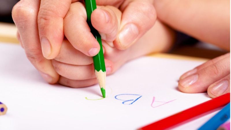 Çocuklara doğru kalem tutturma ipuçları