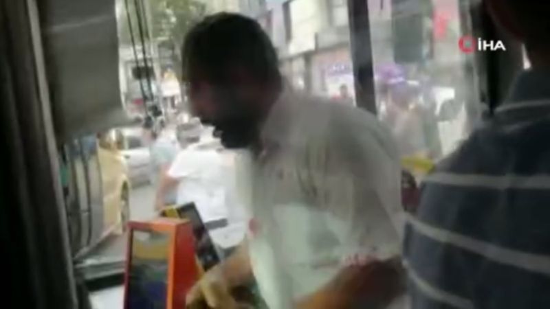 Esenyurt'ta fazla yolcu alındığı gerekçesiyle İETT şoförü darbedildi