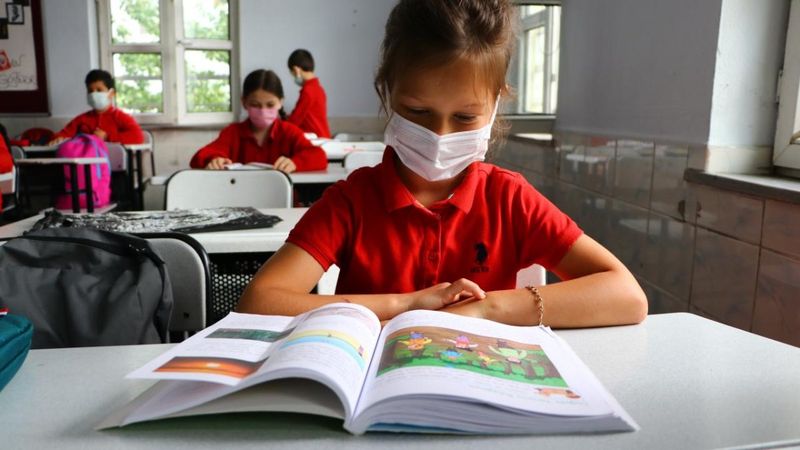 MEB'den koronavirüs temaslı öğrencilere 'mazeret izni'