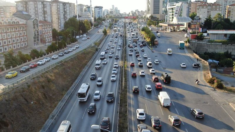 İstanbul'un trafik çilesi: İBB'ye önlem çağrısı yapıldı