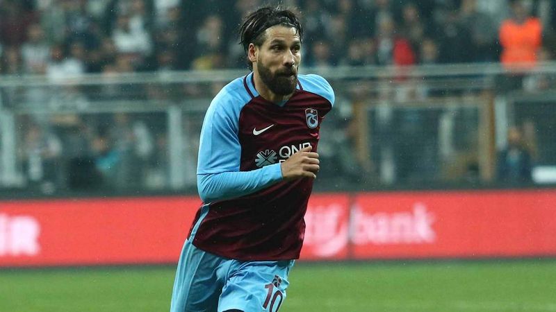 Olcay Şahan, futbolu bıraktığını açıkladı