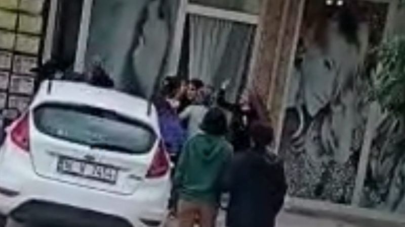 Bursa’da kadınların kavgası kamerada