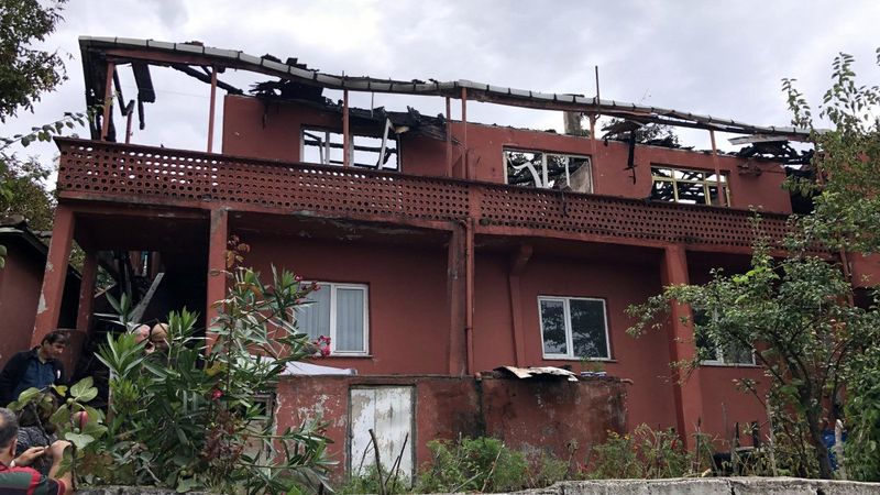 Zonguldak’ta, köpek besleyen komşusunun evini yaktı