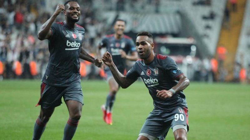 Beşiktaş'ta Alex Teixeira da sakatlandı