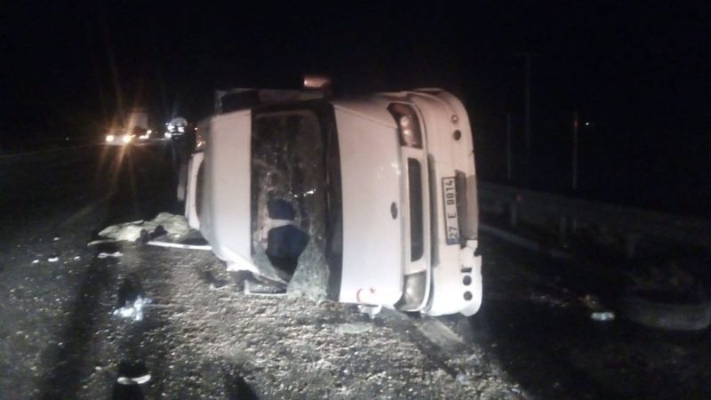 Şanlıurfa'da tarım işçilerini taşıyan minibüs devrildi