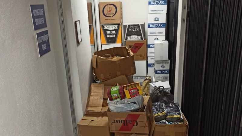 Kağıthane'de sigara imalatı yapılan marangozhaneye baskın