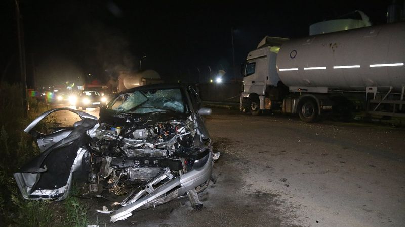 Kocaeli'de feci kaza: Çocuk camdan fırladı