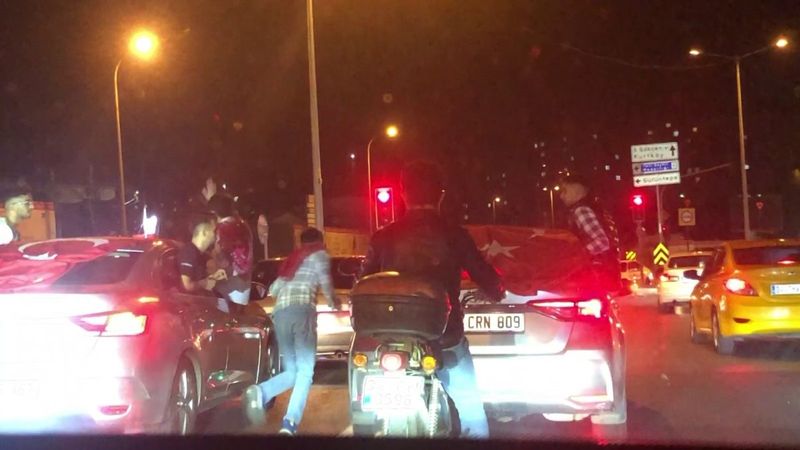 Pendik’te asker uğurlama konvoyunda trafiği tehlikeye attılar