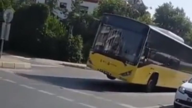 İstanbul'da tekeri patlayan İETT otobüsü yola devam etti