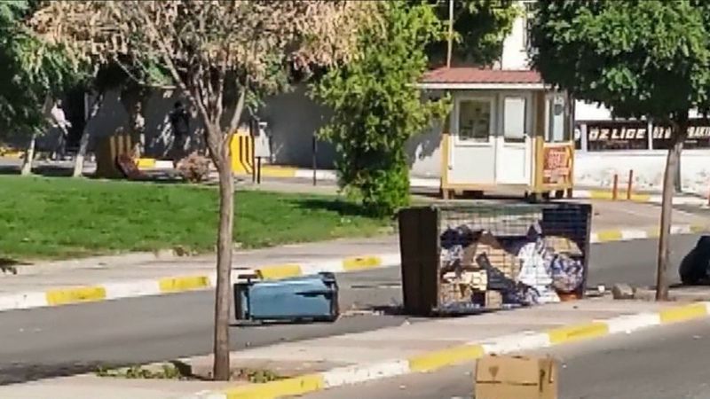 Diyarbakır'da elektrik dağıtım ekibi engellenmeye çalışıldı