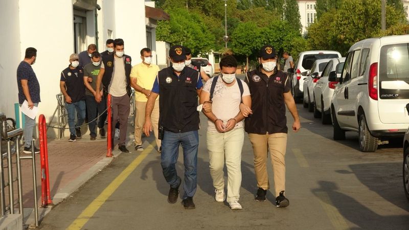 Adana’da FETÖ/PDY operasyonu: 8 gözaltı