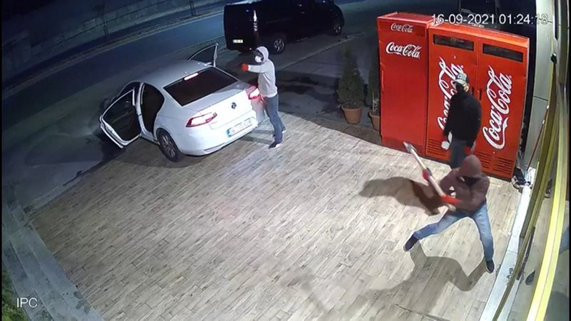 Başakşehir'de balyozla sigara hırsızlığı