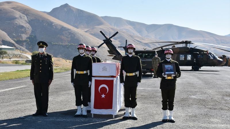 Şehit Ümit Solak, memleketi Muş'a uğurlandı