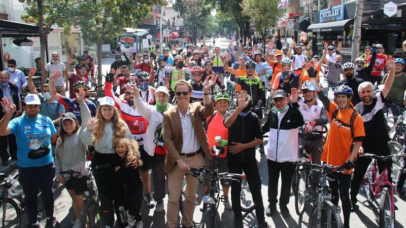 AB Delegasyonu Başkanı Meyer-Landrut, Ankaralılarla birlikte pedal çevirdi