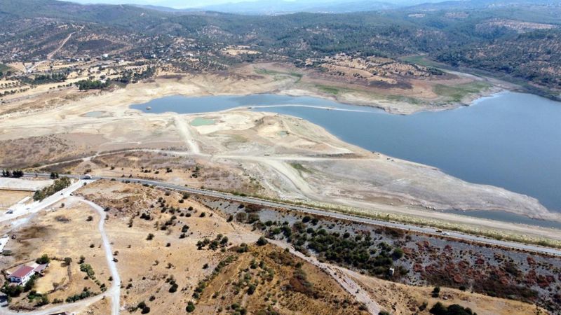 Mumcular Barajı, dolulukta yüzde 10'un altına geriledi