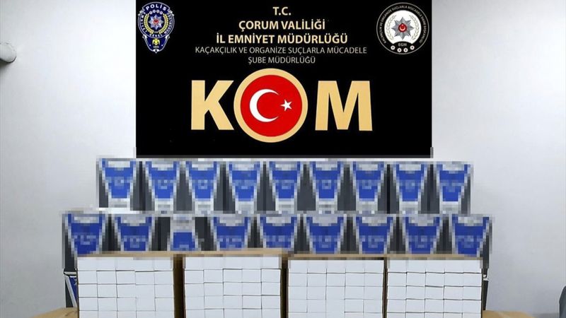 Çorum’da, 2 araçtan 1 milyondan fazla kaçak makaron çıktı