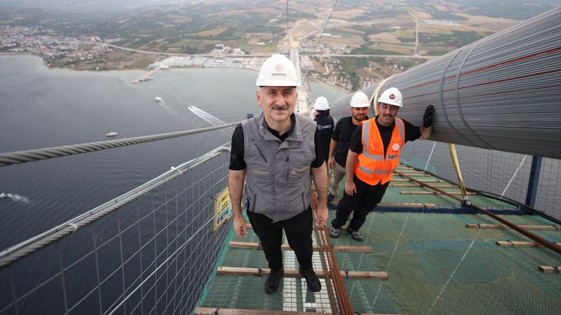 Adil Karaismailoğlu, Çanakkale 1915 Köprüsü'nün zirvesinde konuştu