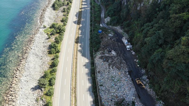 Artvin’deki çöp duvarı, vatandaşların tepkisini çekti