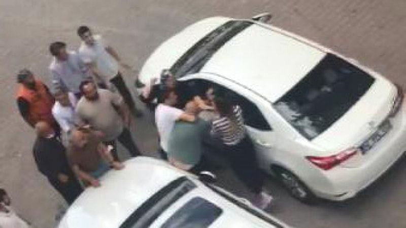Avcılar’da yol kavgası kamerada