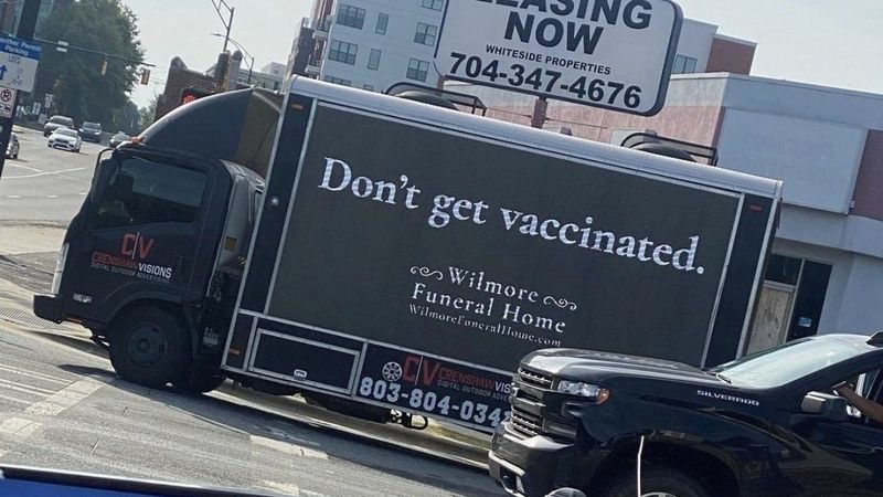 ABD'de aşı temalı ironik reklam