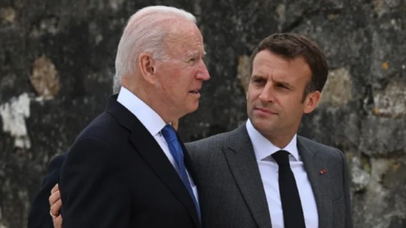 Emmanuel Macron ve Joe Biden, denizaltı krizini telefonda görüştü