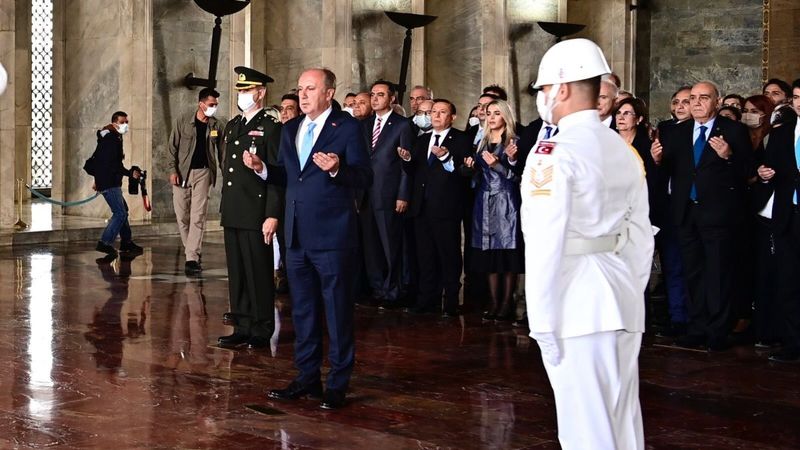 Muharrem İnce, Anıtkabir'i ziyaret etti