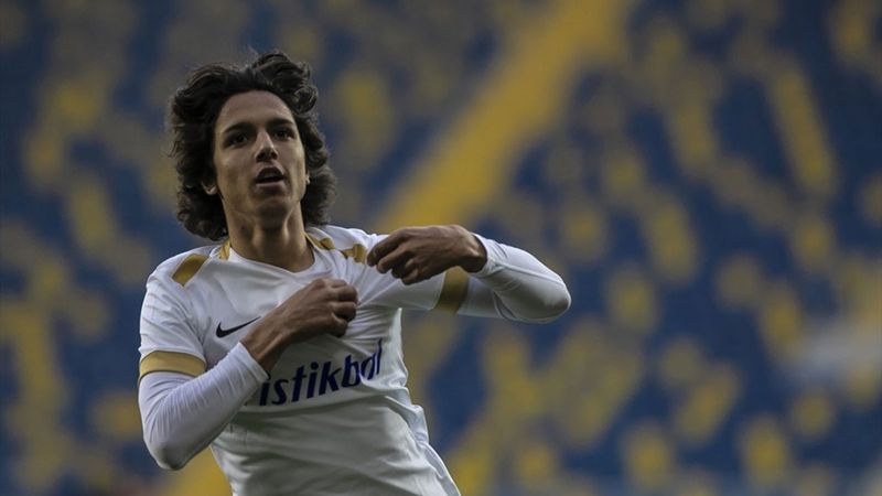 Emre Demir Barcelona'da